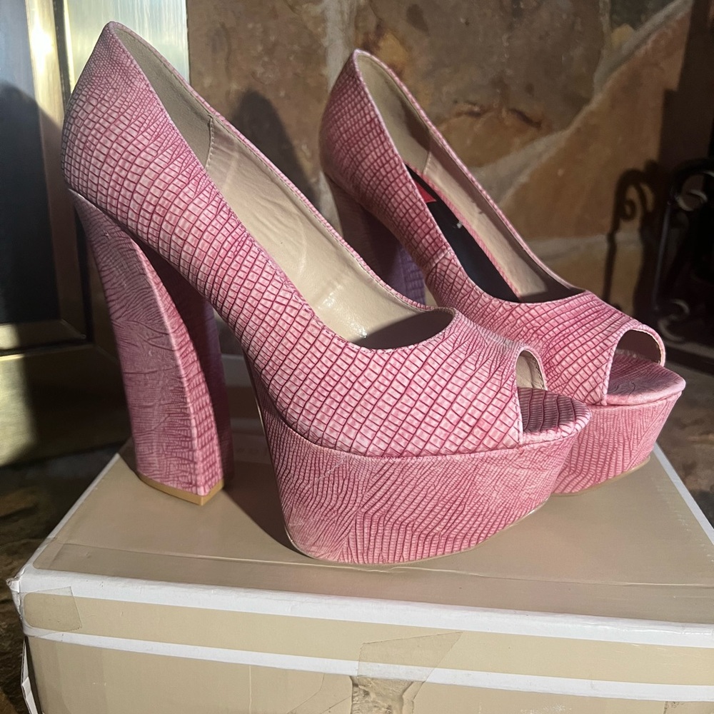 Chunky heels Pink reptile print